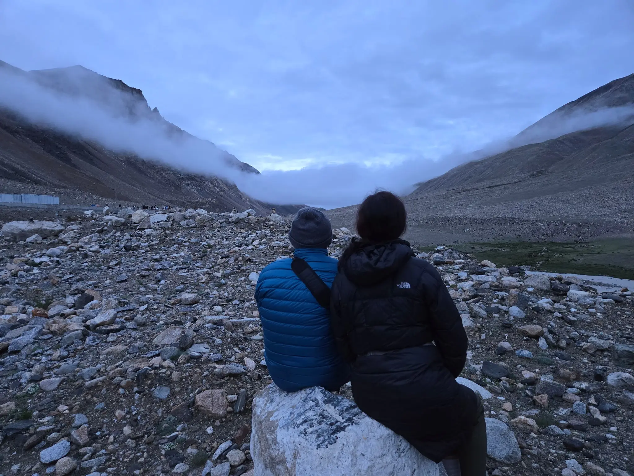The wait for at EBC for the grand show at dawn