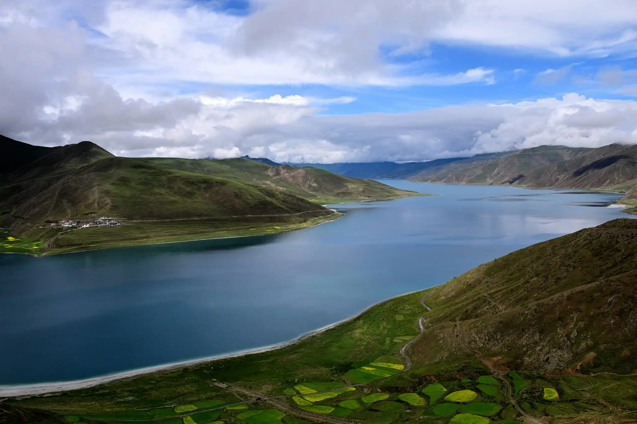 Yamdrok Lake